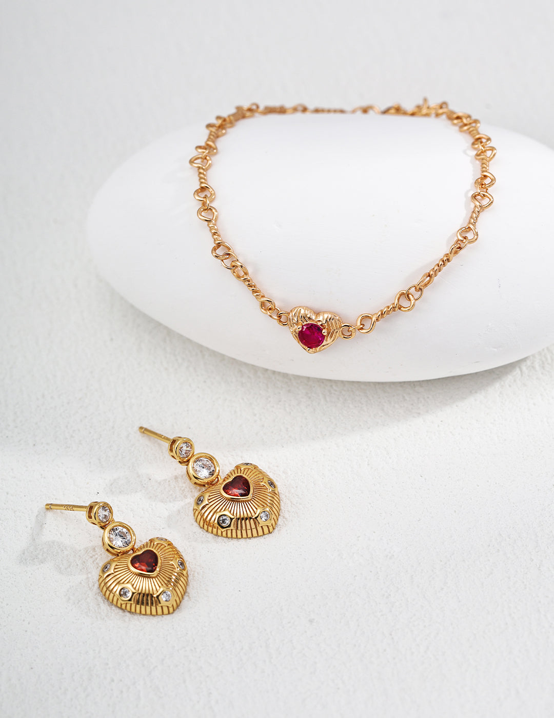 Fleur Noire Collection